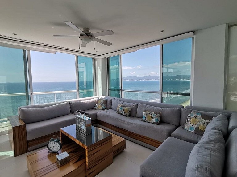 BEACHFRONT PENTHOUSE with PRIVATE POOL