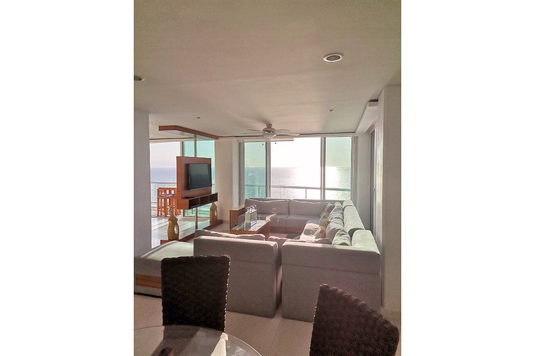 BEACHFRONT PENTHOUSE with PRIVATE POOL