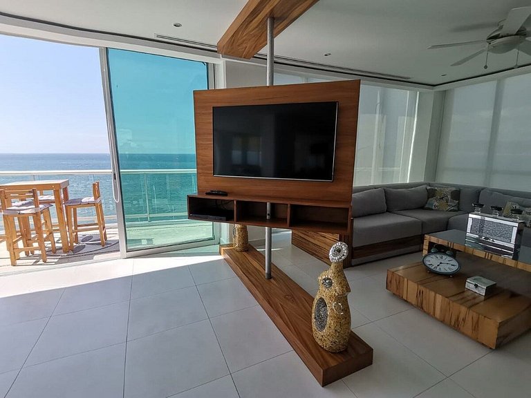 BEACHFRONT PENTHOUSE with PRIVATE POOL