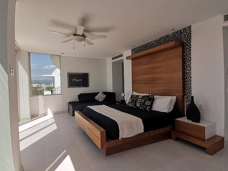 BEACHFRONT PENTHOUSE with PRIVATE POOL