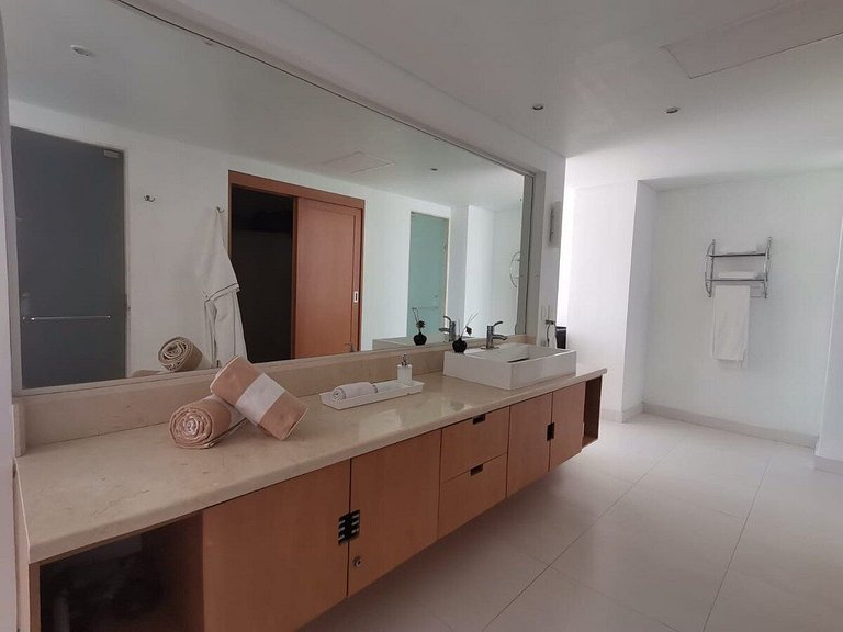 BEACHFRONT PENTHOUSE with PRIVATE POOL