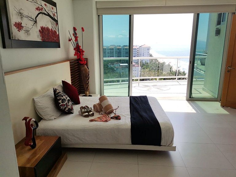 BEACHFRONT PENTHOUSE with PRIVATE POOL