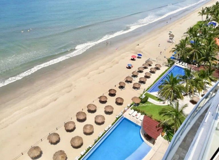 BEACHFRONT PENTHOUSE with PRIVATE POOL