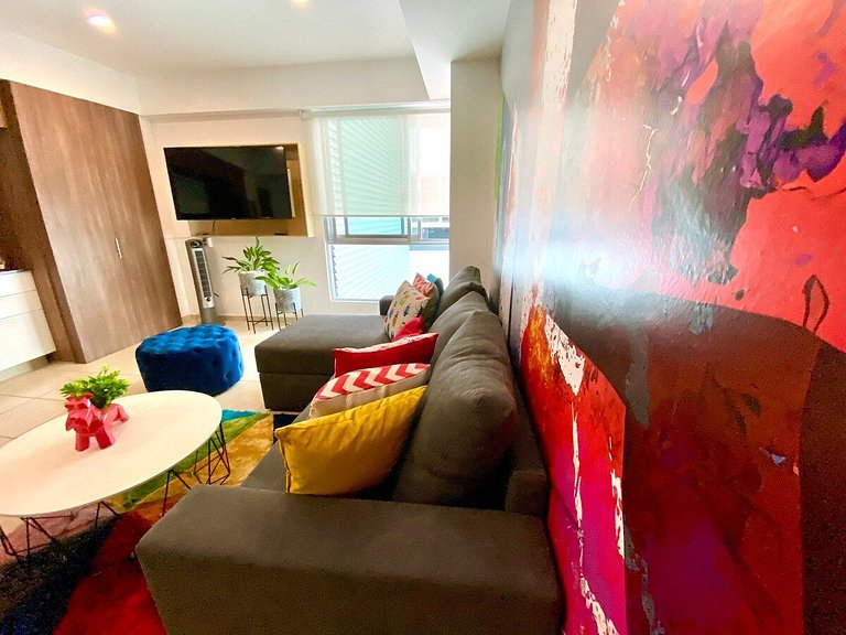 2 BEDROOMS WITH POOL, GYM, 24 HOURS SECURITY, 7 PEOPLE