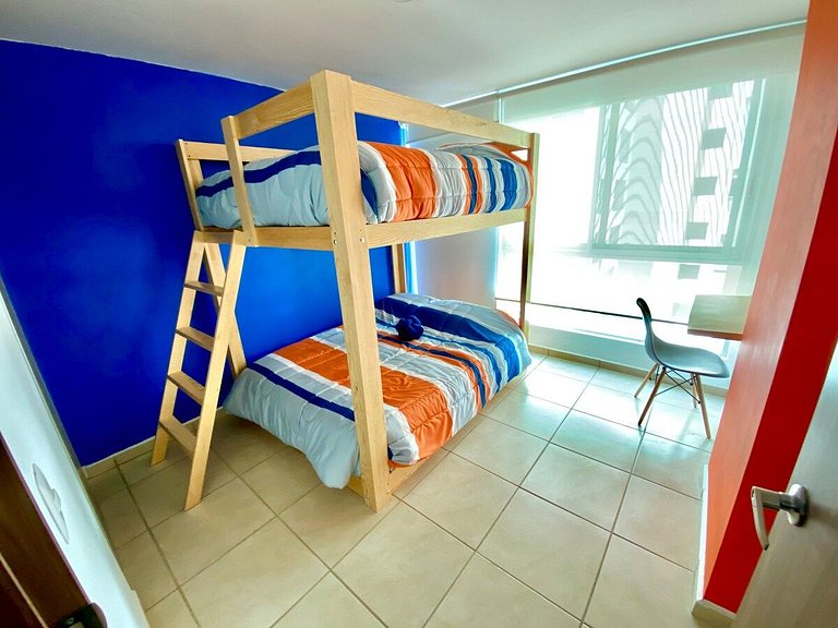 2 BEDROOMS WITH POOL, GYM, 24 HOURS SECURITY, 7 PEOPLE