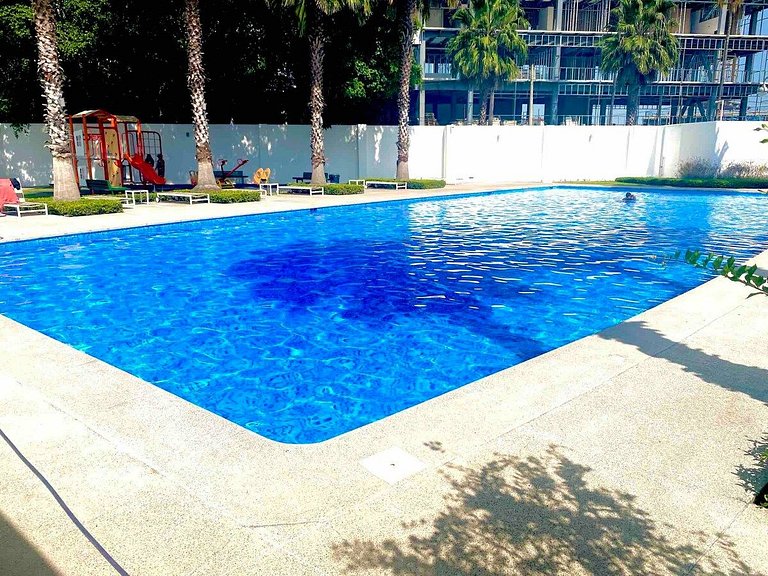 2 BEDROOMS WITH POOL, GYM, 24 HOURS SECURITY, 7 PEOPLE