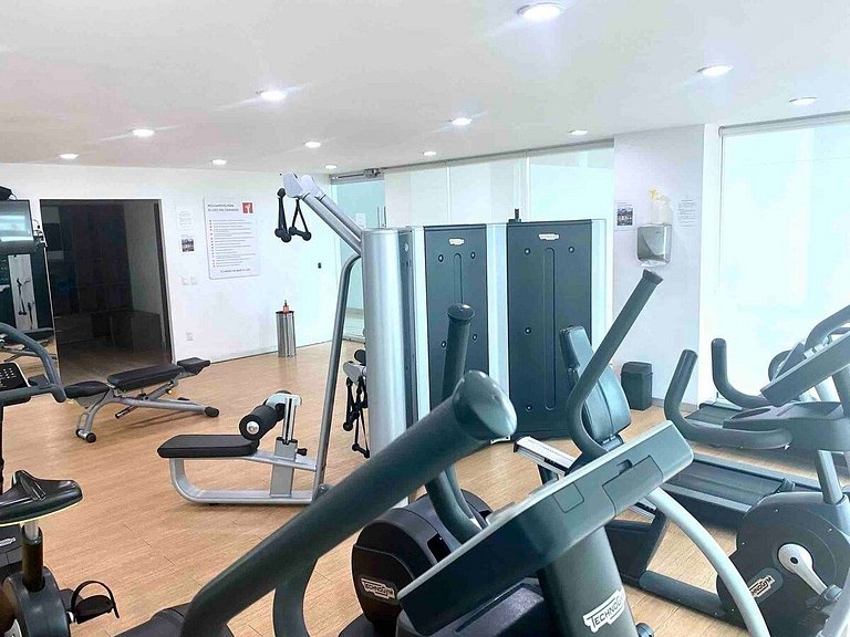 2 BEDROOMS WITH POOL, GYM, 24 HOURS SECURITY, 7 PEOPLE