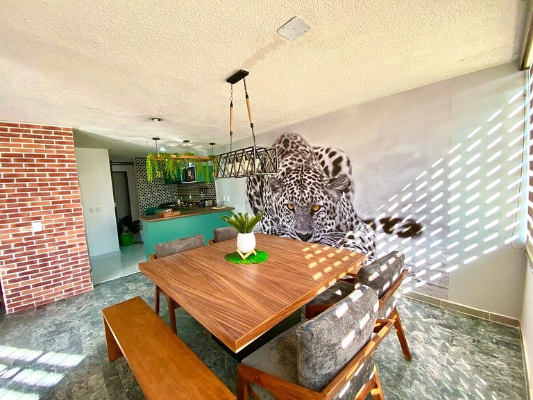 GROUND FLOOR, ENORMOUS WITH GARDEN AND PARKING FOR 11 PAX. E
