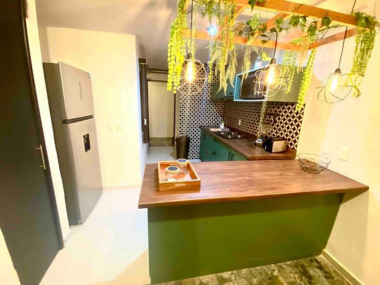 GROUND FLOOR, ENORMOUS WITH GARDEN AND PARKING FOR 11 PAX. E