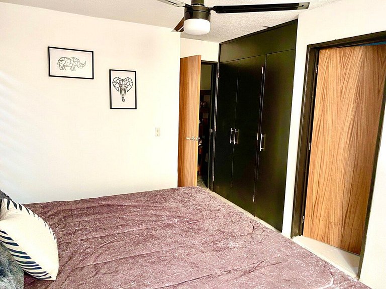 GROUND FLOOR, ENORMOUS WITH GARDEN AND PARKING FOR 11 PAX. E