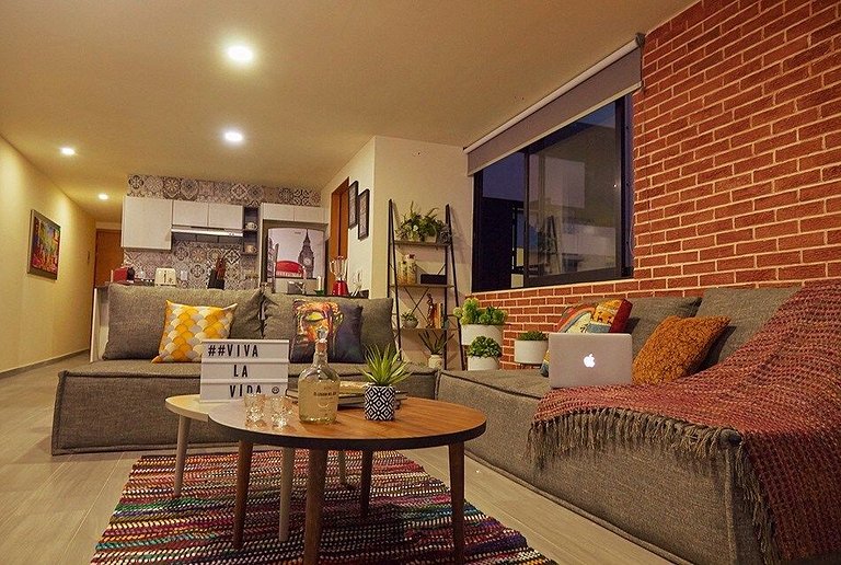 DECORATED AND EQUIPPED TO HAVE THE BEST REVIEW