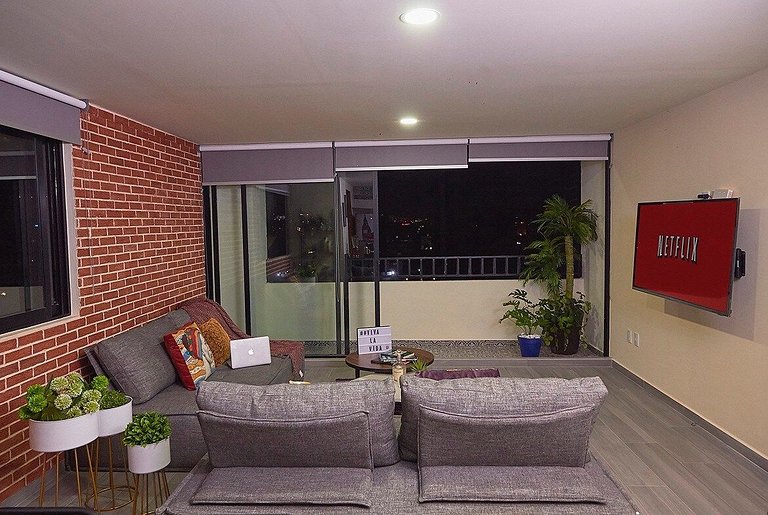 DECORATED AND EQUIPPED TO HAVE THE BEST REVIEW