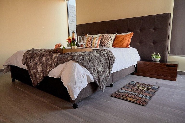 DECORATED AND EQUIPPED TO HAVE THE BEST REVIEW