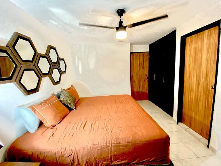 LARGE PH, FULL FLOOR 100% REFURBISHED EXPO AREA
