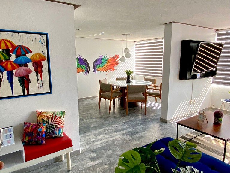 HUGE. FULL APARTMENT 100% REMODELED EXPO AREA