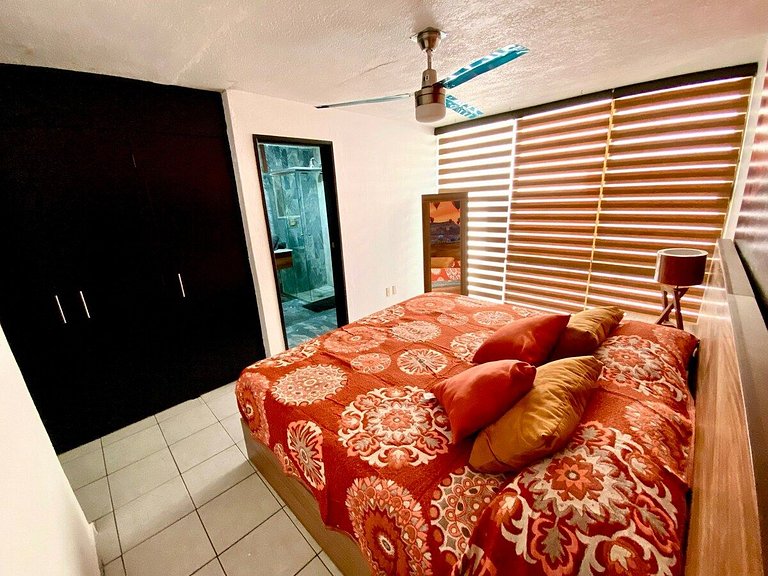 HUGE. FULL APARTMENT 100% REMODELED EXPO AREA