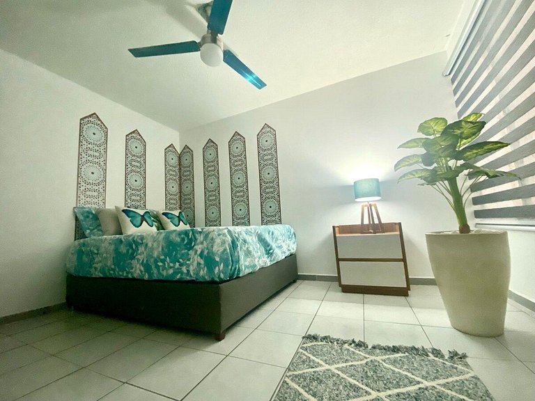 HUGE. FULL APARTMENT 100% REMODELED EXPO AREA
