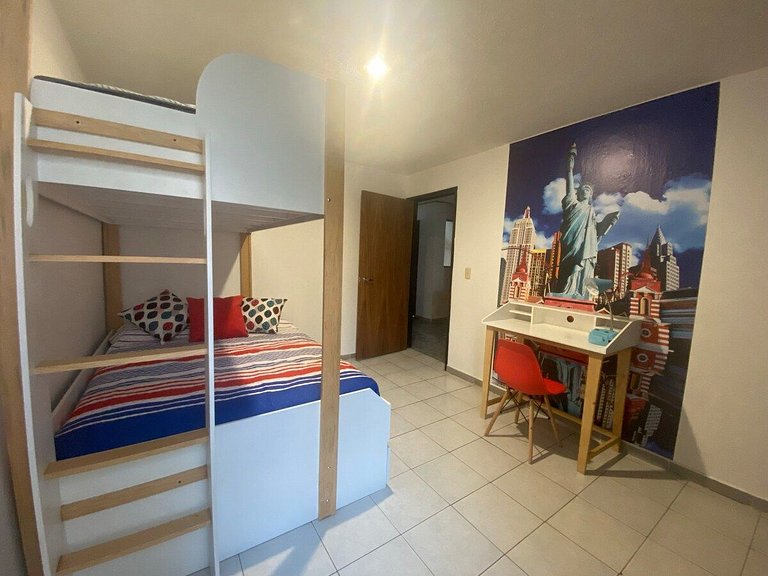 HUGE. FULL APARTMENT 100% REMODELED EXPO AREA