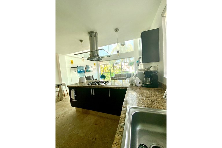 2 STORY APARTMENT, POOL VIEW. 50 mts from THE SEA