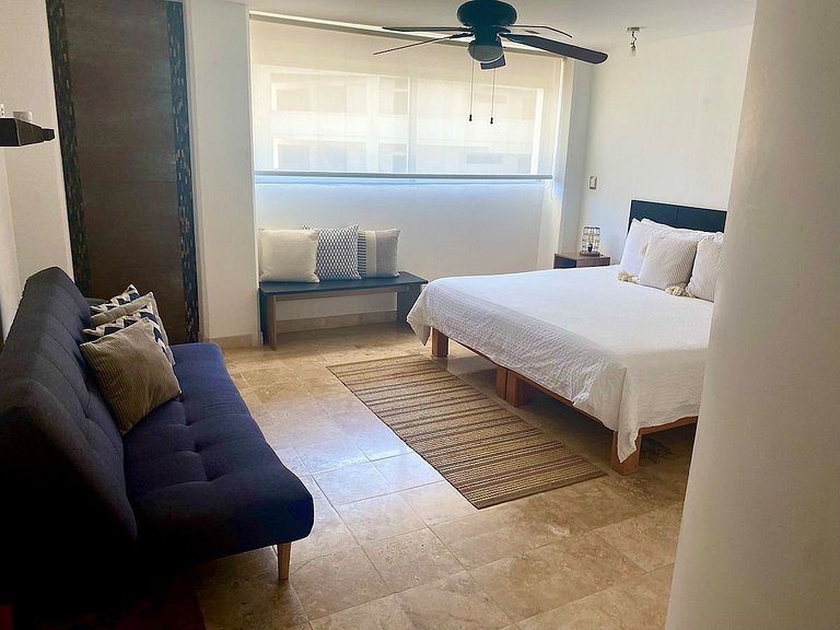 2 STORY APARTMENT, POOL VIEW. 50 mts from THE SEA
