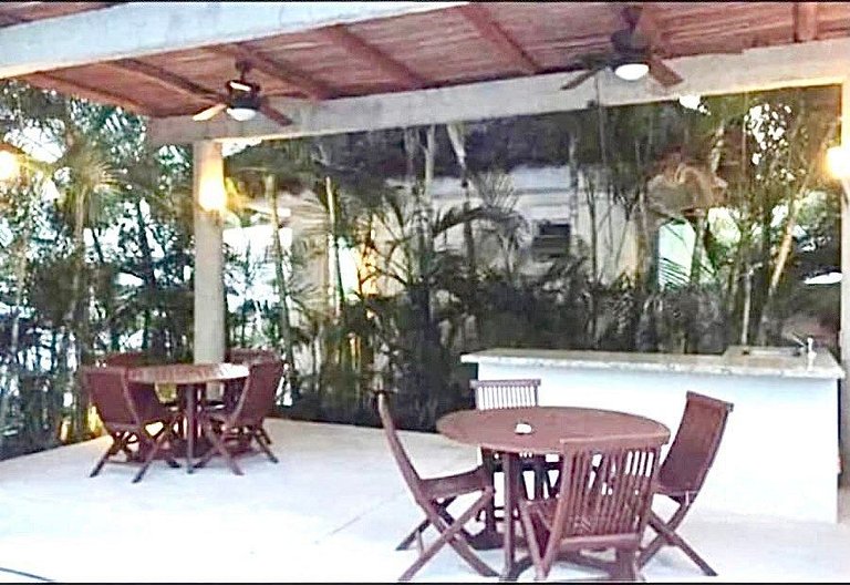 2 STORY APARTMENT, POOL VIEW. 50 mts from THE SEA