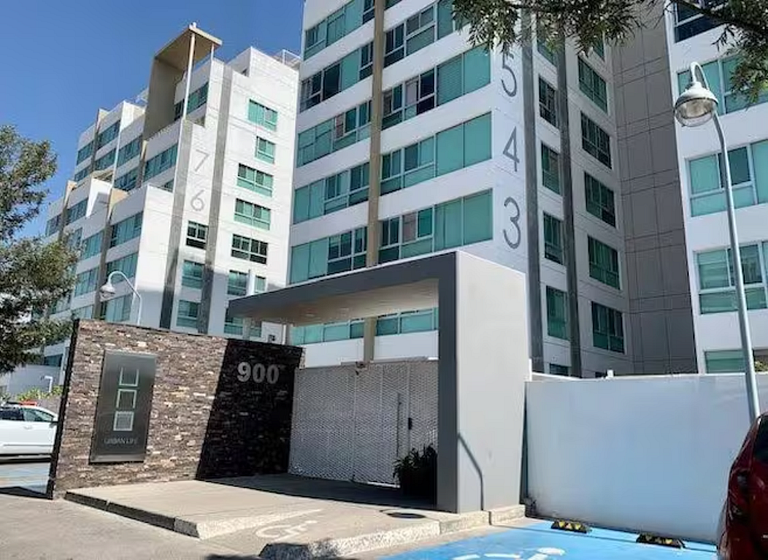 3 Bed sheets with pool and Gym in "Uno Urban Life