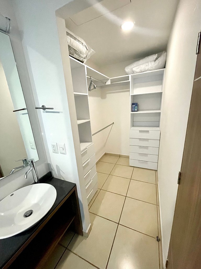 3 Bed sheets with pool and Gym in "Uno Urban Life