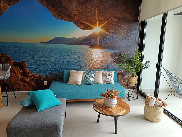 Excellent location with a roof garden and pool