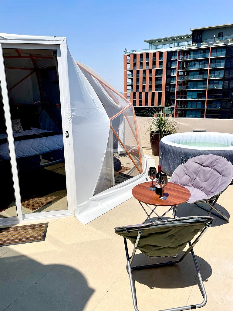 Glamping with jacuzzi on 15th floor, Great View