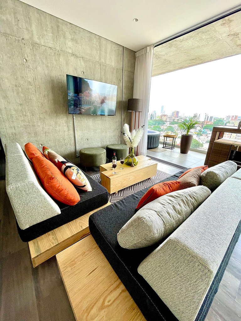 Espectacular diseño, terraza con Hamaca y Jacuzzi