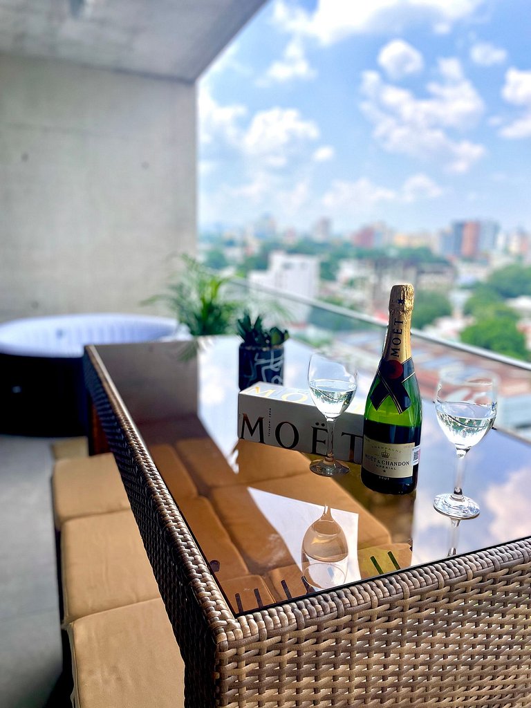 Espectacular diseño, terraza con Hamaca y Jacuzzi