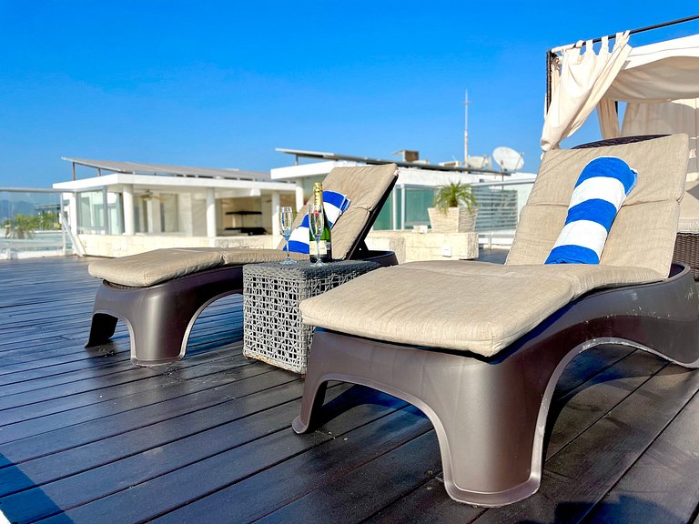 BEACHFRONT PENTHOUSE with PRIVATE POOL