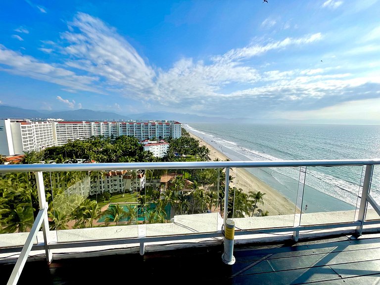 BEACHFRONT PENTHOUSE with PRIVATE POOL