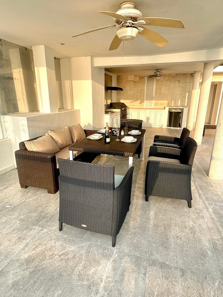 BEACHFRONT PENTHOUSE with PRIVATE POOL