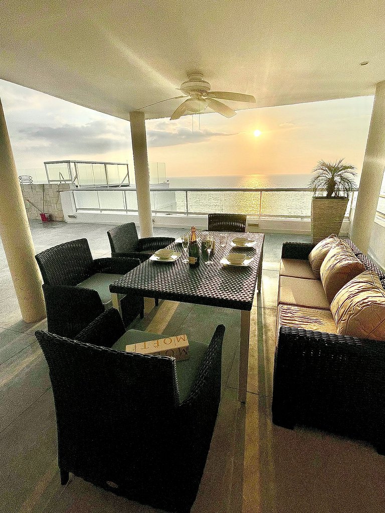 BEACHFRONT PENTHOUSE with PRIVATE POOL