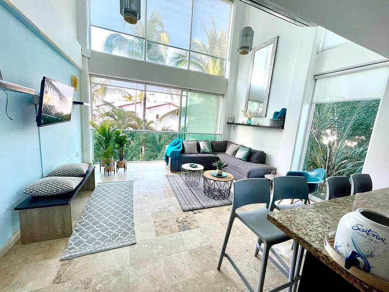 2 STORY APARTMENT, POOL VIEW. 50 mts from THE SEA