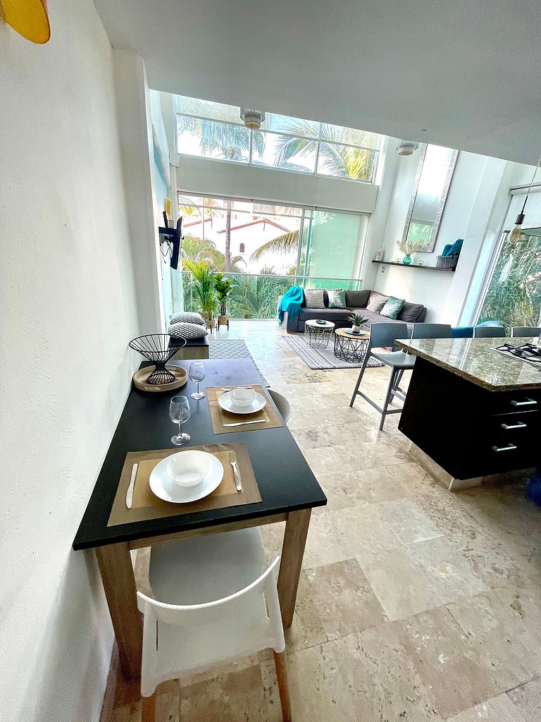 2 STORY APARTMENT, POOL VIEW. 50 mts from THE SEA