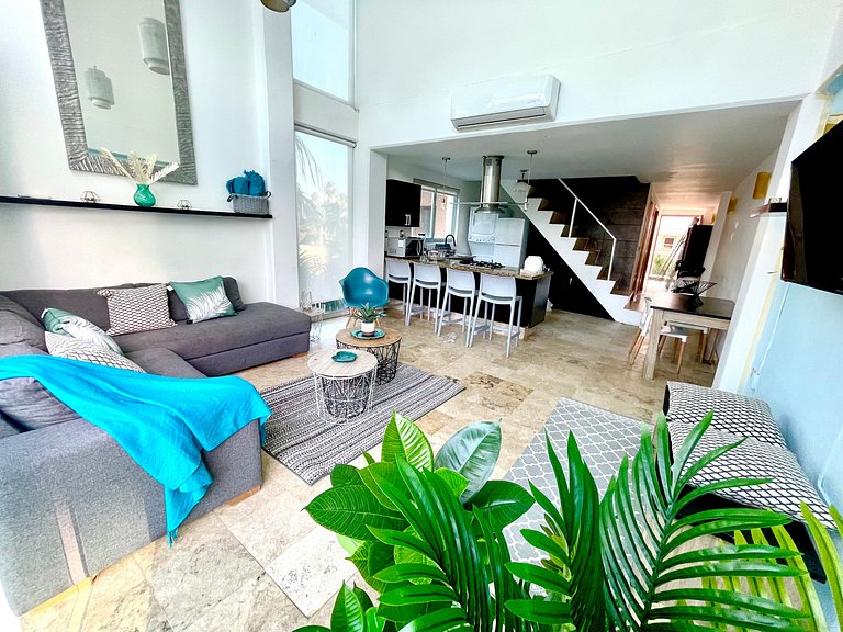 2 STORY APARTMENT, POOL VIEW. 50 mts from THE SEA